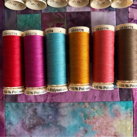 GUTERMANN 💯 1️⃣2️⃣ SPOOLS OF THREAD 🧵 BEAUTIFUL COLORS 110 yd 100m 💯 NWT FINAL - Picture 2 of 10
